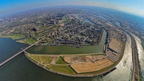 Aerial view, duisport harbour Duisburg, district Ruhrort, Vinckekanal forwarding island and