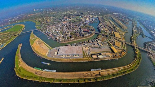 Aerial view, duisport harbour Duisburg, district Ruhrort, Vinckekanal forwarding island and