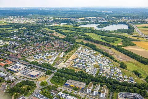 Aerial view, Duisburg-Süd, residential area Angerbogen, Am Alten Angerbach, semi-circular new