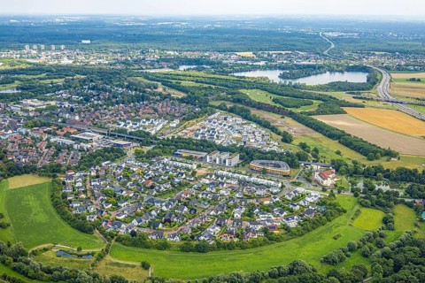 Aerial view, Duisburg-Süd, residential area Angerbogen, Am Alten Angerbach, semi-circular new