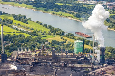 Aerial view, Hüttenwerke Krupp Mannesmann HKM, gasometer and river Rhine, smoke cloud, Hüttenheim,