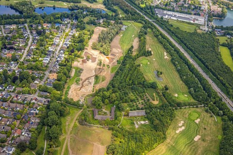 Aerial view, golf club and golf course Huckingen Südplatz, golf meadow and bunker, fallow land and