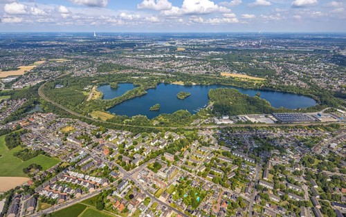 Aerial view, Toeppersee and Tegge with water skiing and leisure facilities, surrounded by housing