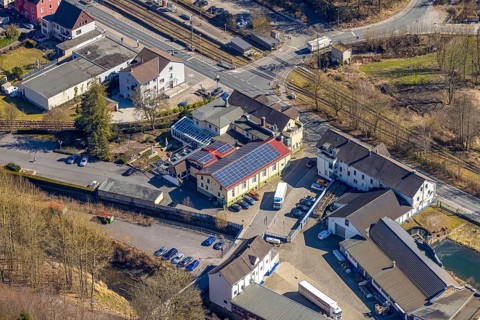Aerial photograph, Dahl, Hedfelder Straße level crossing in the Rummenohl district on the B54