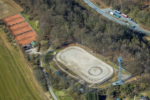 Aerial view, tennis courts Hegge of Holthauser Tennisverein e.V. and sports field Holthausen,