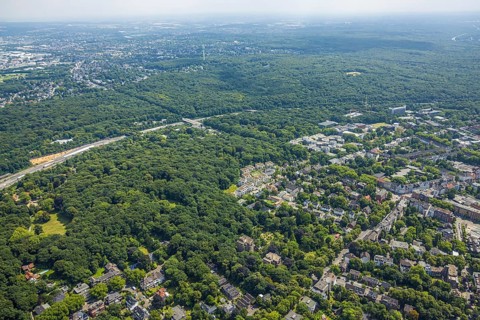 Aerial view, University of Duisburg-Essen (UDE), round buildings, residential area Quartier