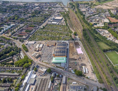 Aerial view, construction site with new Mitte-Süd comprehensive school, Gießingstraße corner