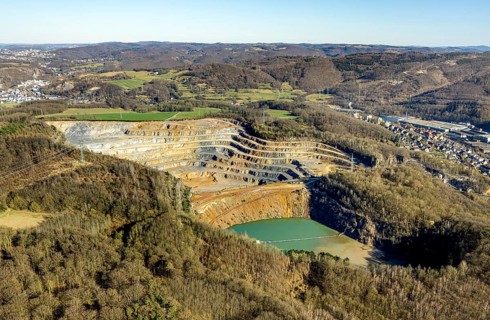 Aerial view, Steltenberg quarry with geological trail and lake, Hohenlimburg, Hagen, Ruhr area,