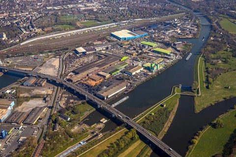 Aerial view, duisport port, Rhine-Herne Canal and A59 motorway, Krabbenkamp industrial estate,