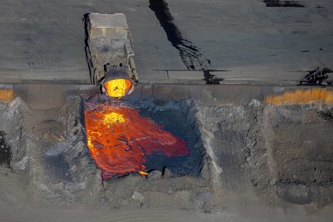 Aerial view, ArcelorMittal Hochfeld GmbH steel wire plant, dumping of red-hot material, Laar,