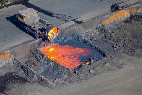 Aerial view, ArcelorMittal Hochfeld GmbH steel wire plant, dumping of red-hot material, Laar,