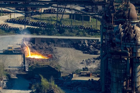 Aerial view, ArcelorMittal Hochfeld GmbH steel wire plant, dumping of red-hot material, Laar,