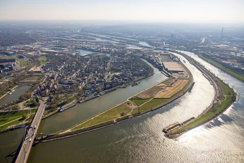 Aerial view, duisport harbour Duisburg, district Ruhrort, Vinckekanal forwarding island and