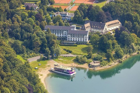 Aerial view, excursion boat Hennesee at the beach Berghauser Bucht, Welcome Hotel