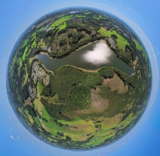 Aerial photograph, Lingesetalsperre and forest area with forest damage, Lingese campsite, Lambacher
