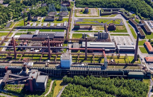 Aerial view, Zeche Zollverein, Gelsenkirchener Straße, outdoor swimming pool, Stoppenberg, Essen,
