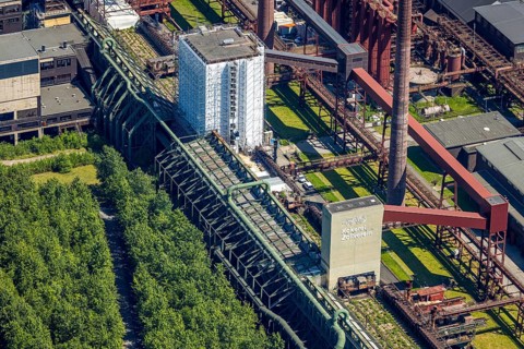 Aerial view, Zeche Zollverein, Gelsenkirchener Straße, outdoor swimming pool, Stoppenberg, Essen,
