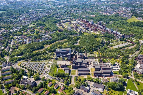 Aerial view, general view of Zeche Zollverein, Gelsenkirchener Straße, outdoor swimming pool,