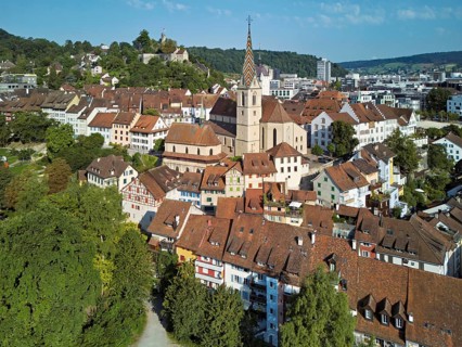 View of the old town with the parish church of Maria Himmelfahrt, behind the ruins of Stein Castle,