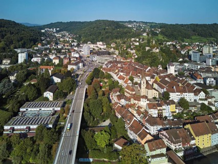 View of the old town with the parish church of Maria Himmelfahrt, in the foreground the high