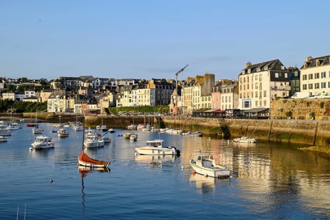Ships and boats in the harbour Port du Rosmeur in Douarnenez, Finistère, Brittany, France