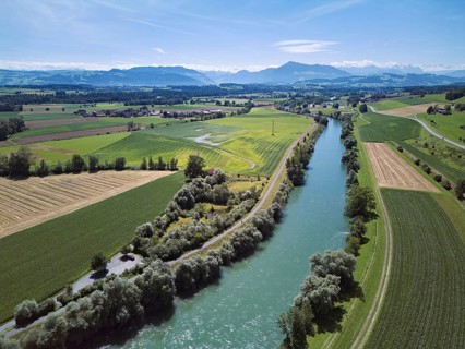 Cultural landscape to the left and right of the river Reuss, behind the Rigi, Mühlau, Freiamt,