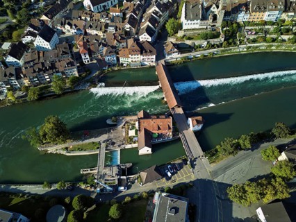 Old town with the weir from above on the river Reuss, Bremgarten, Freiamt, Canton, Aargau,