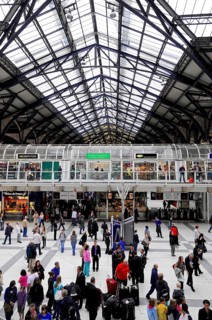 Interior view of Liverpool Street station, London, England, Great Britain, Crowd in the station