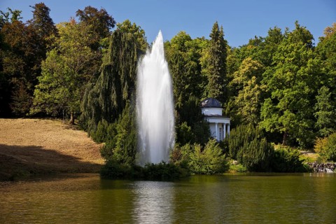 Water features at the large pond with the towering fountain, Bergpark Wilhelmshöhe, UNESCO World