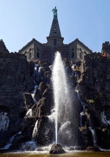 Water features with fountain, Octagon at the Hercules Building, Bergpark Wilhelmshöhe, UNESCO World