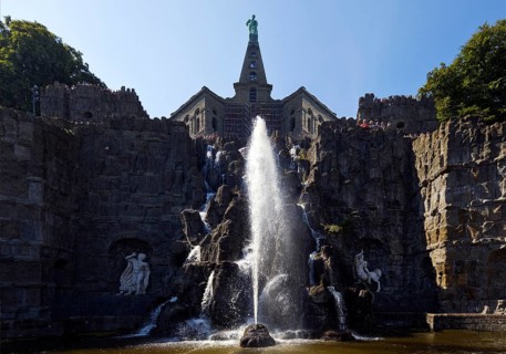 Water features with fountain, Octagon at the Hercules Building, Bergpark Wilhelmshöhe, UNESCO World