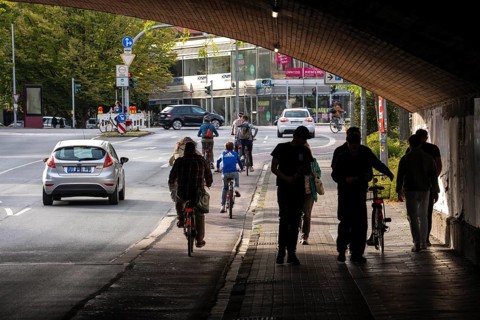 Cycle traffic in Münster, cycle path on Wolbecker Straße, tunnel under the tracks at the main