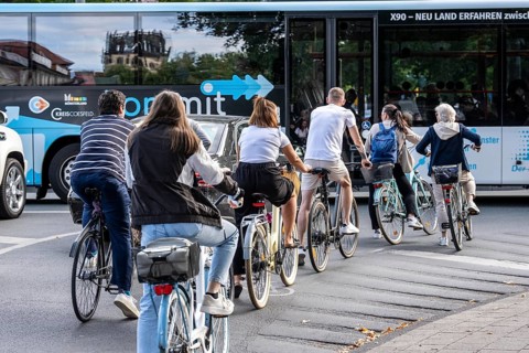 Cycle traffic in Münster, at the intersection of the Ringpromenade, Ludgeristraße to the old town