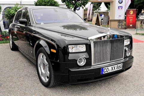 Rolls-Royce Phantom, Black modern Rolls-Royce presented at a trade fair or outdoor event, Retro