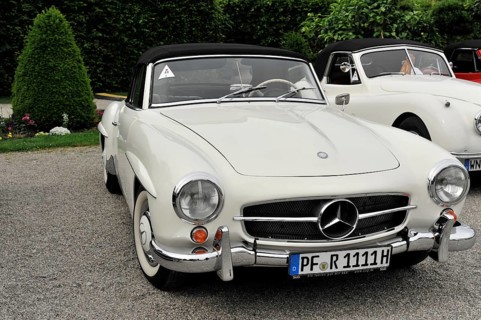 Mercedes-Benz 190 SL cabriolet, Vintage car, White Mercedes vintage convertible with black soft top
