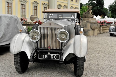 Rolls-Royce Phantom I Colonial Style Open Tourer, classic car, front view of a silver classic car
