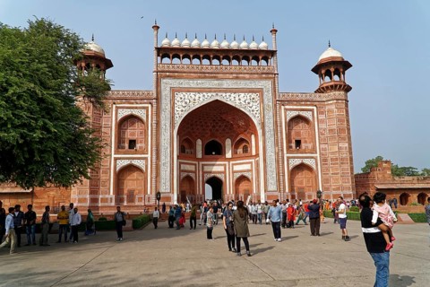 Tomb of Akbar the Great, Sikandra, Agra, Uttar Pradesh, North India, India, Asia, Historic red