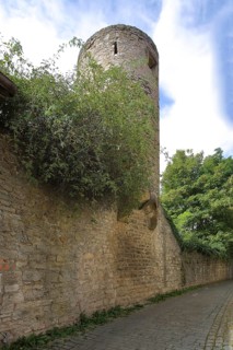 Defence defence tower on the former town wall, town fortification, Zwinger, Ochsenfurt, Lower