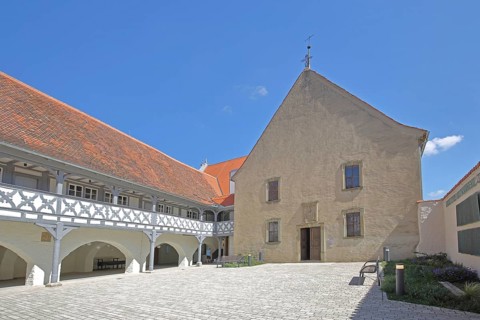 Kreuzkirche and inner courtyard of the hospital, Spitalhof, arcade, Ochsenfurt, Lower Franconia,