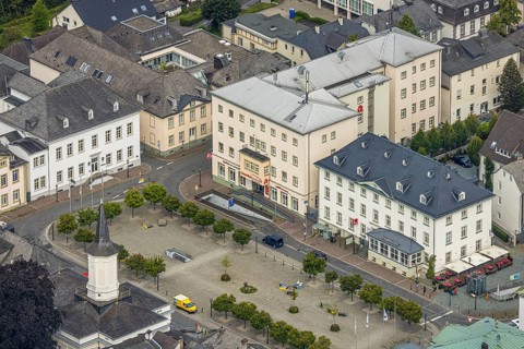 Aerial view, Neumarkt corner Königstraße, health centre and tourist information, Bier-Gasthaus