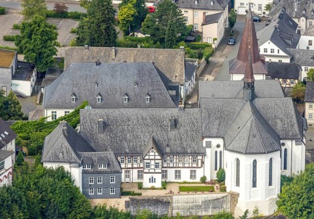 Aerial view, catholic provost church St. Laurentius, half-timbered house, Arnsberg, Ruhr area,