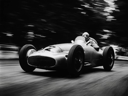 Ein Mercedes Benz Silberpfeil Grand Prix Rennwagen aus den 1930er Jahren in Aktion, AI generiert,