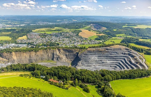 Aerial view, Heinrich Ebel GmbH quarry, Habbel plant, Habbeler Bach, residential area, Müschede