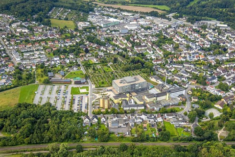 Aerial view, Alexianer Klinikum Hochsauerland - Karolinen-Hospital Hüsten, catholic cemetery St.