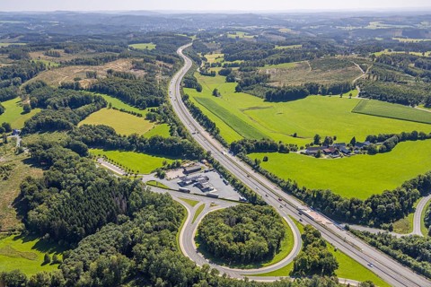 Aerial view, motorway A45 and junction Drolshagen with state road L708, with tankpool24 petrol