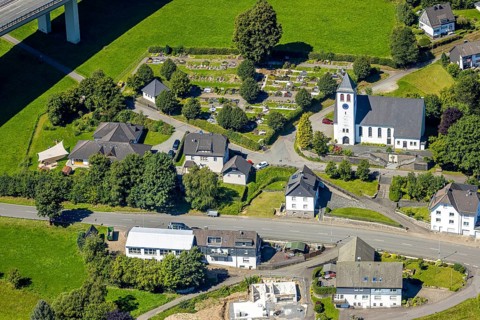 Aerial view, St. Josef Church and Cemetery in Bleche, Kindergarten Die kleinen Strolche, Scheda,