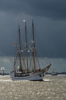 Tall ship and sail training ship Grossherzogin Elisabeth (built 1901), Elsfleth, harbour of
