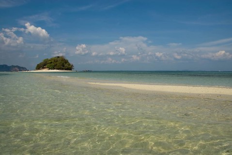 Sandbank between the Thai islands of Chicken Island and Tub Island, Chicken Island, Chicken Island,