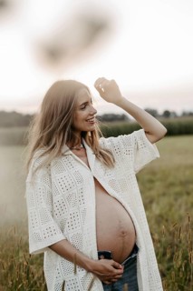 Pregnant, attractive woman, 25+