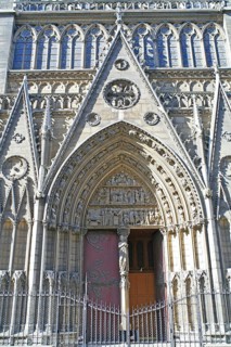 Portal column, Entrance, Notre-Dame de Paris Cathedral, Landmark, City, France